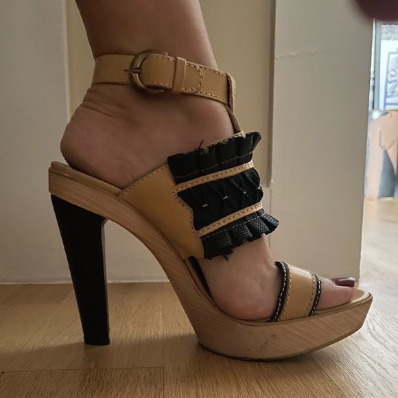 Excellent condition Nanette Lepore Strappy Wood & Leather Platform Heels - Picture 8 of 8